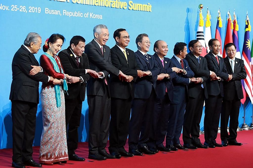 PM Lee: Asean, Korea S komited capai ketersambungan, kerjasama lebih besar SIDANG PUNCAK PERINGATAN ASEAN-KOREA SELATAN 2019