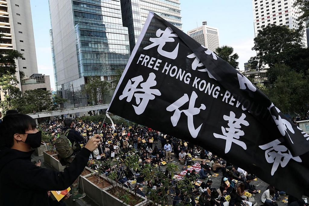 Pemerintah Hong Kong benarkan penunjuk perasaan berhimpun