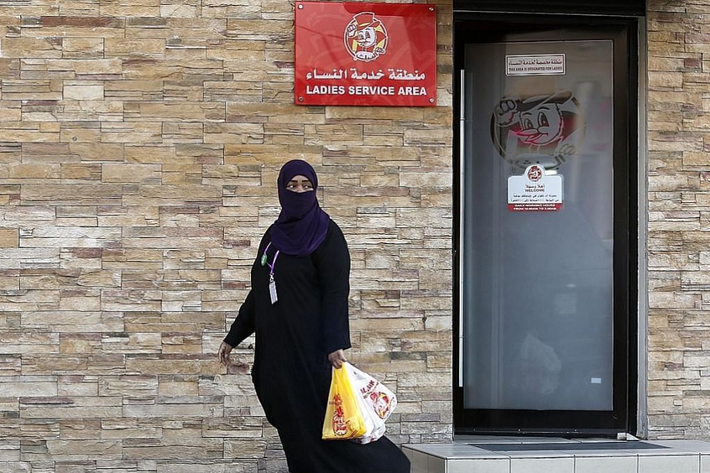 Wanita Saudi boleh guna pintu masuk restoran sama dengan lelaki