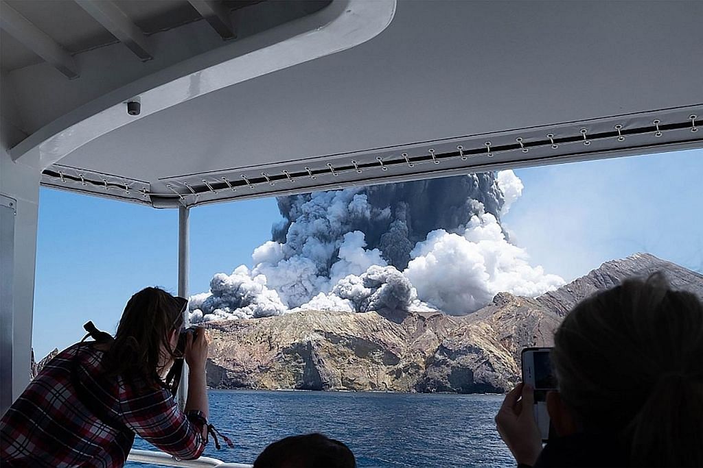 5 maut apabila gunung berapi meletus di New Zealand