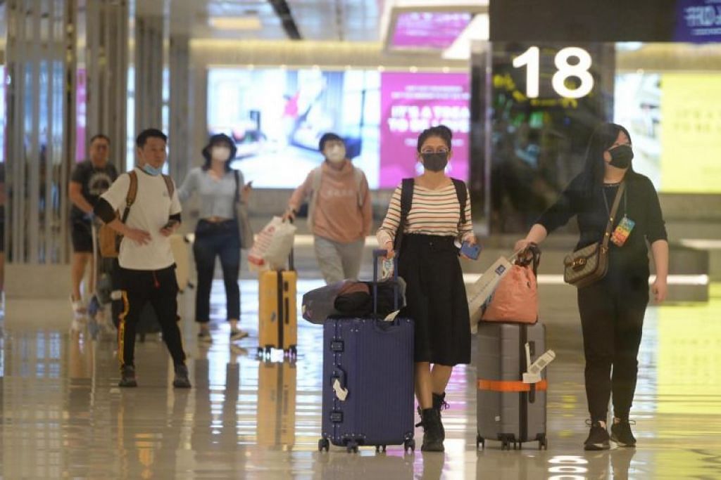 Warga Singapura digesa agar mengelak daripada melawat wilayah Hubei di China, termasuk ibu kotanya, Wuhan, di mana asalnya wabak virus yang telah membunuh lebih 40 orang dari bandar tersebut. - FOTO SHIN MIN DAILY
