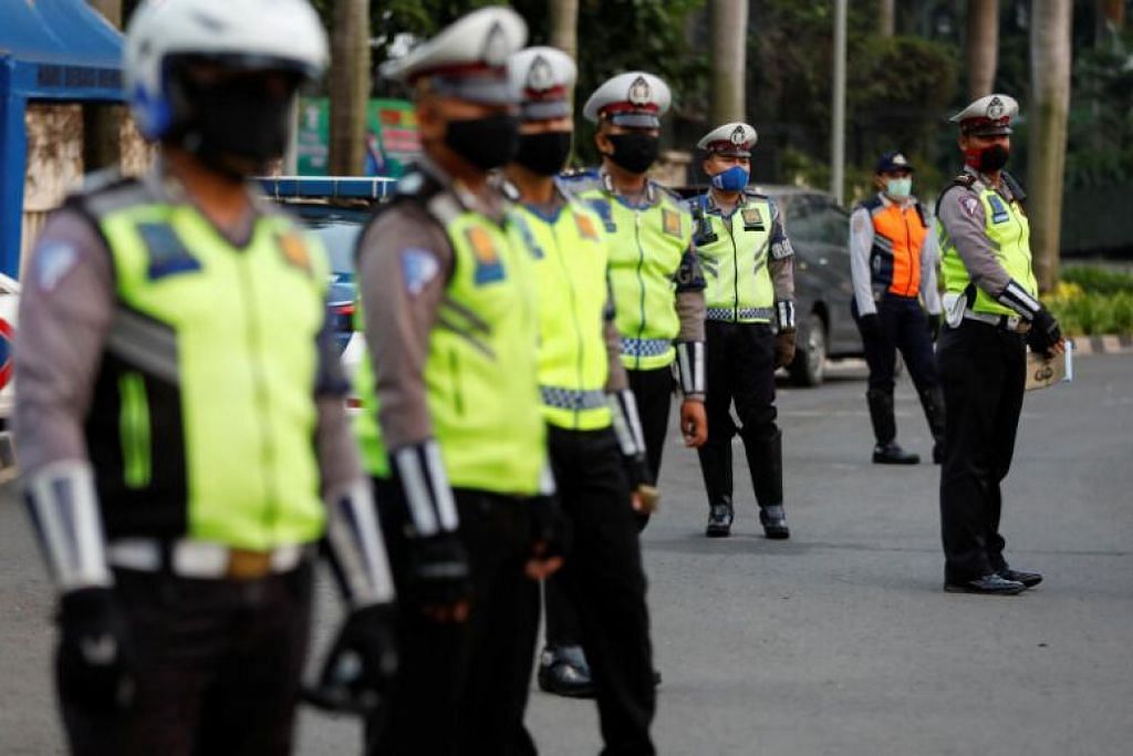 Polis Indonesia Dibunuh Militan Menggunakan Pedang Berita Dunia Beritaharian Sg