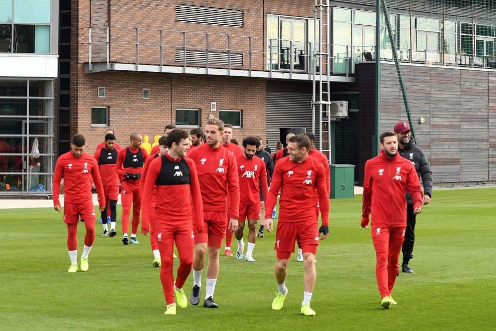 MULAKAN ERA BARU: Pemain Liverpool di Melwood semasa satu sesi latihan pada lewat bulan lalu. Mereka akan berpindah ke pusat latihan baru di Kirby yang lebih canggih minggu depan. – Foto AFP
