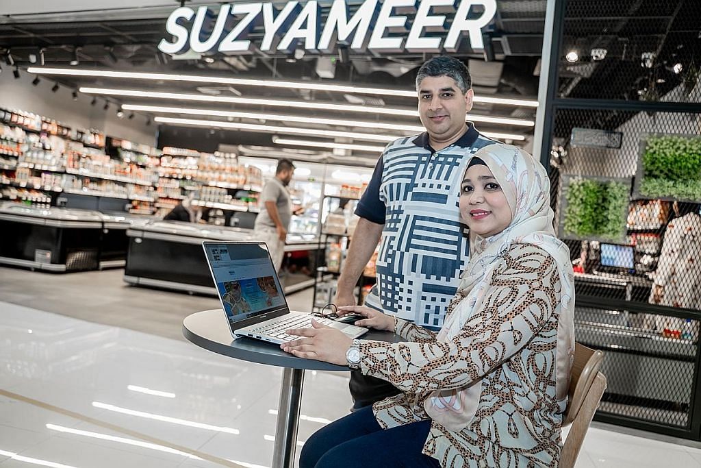 Jualan di pasar raya makanan halal laris, tempahan dalam talian juga naik