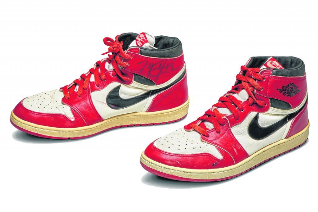Kasut Nike Air Jordan dilelong harga rekod $560,000