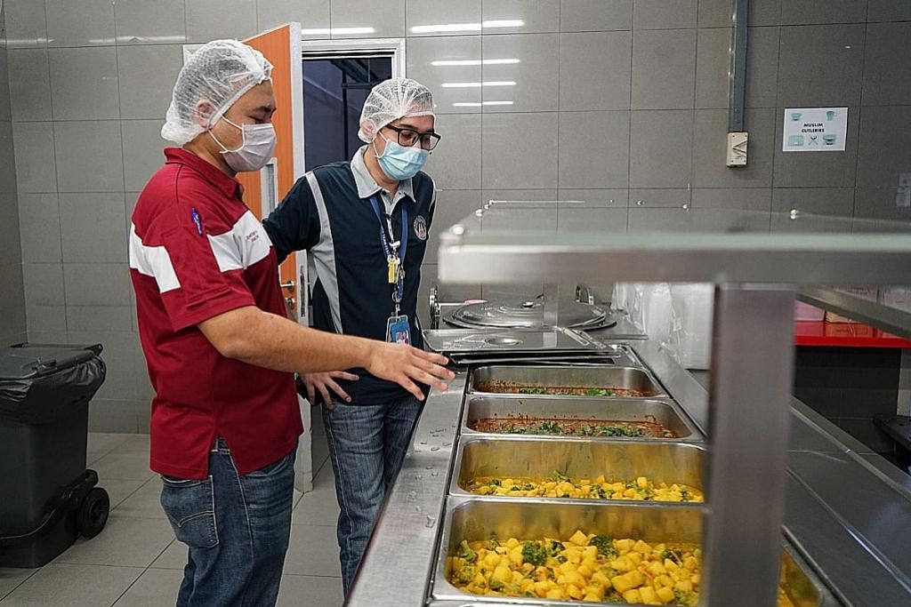 Cabaran siapkan makanan untuk 500 pekerja asing, sesuai selera