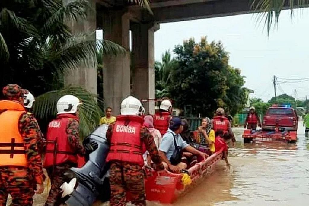 Banjir kilat di Johor kini semakin reda, Berita Dunia  BeritaHarian.sg