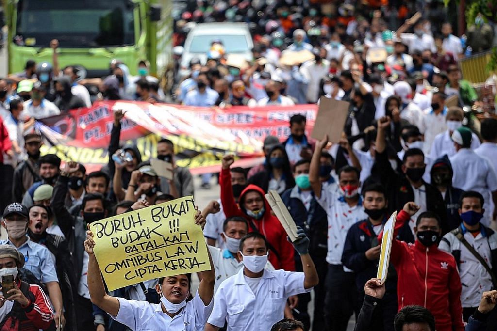 Jokowi diminta tarik balik undang-undang pelaburan baru