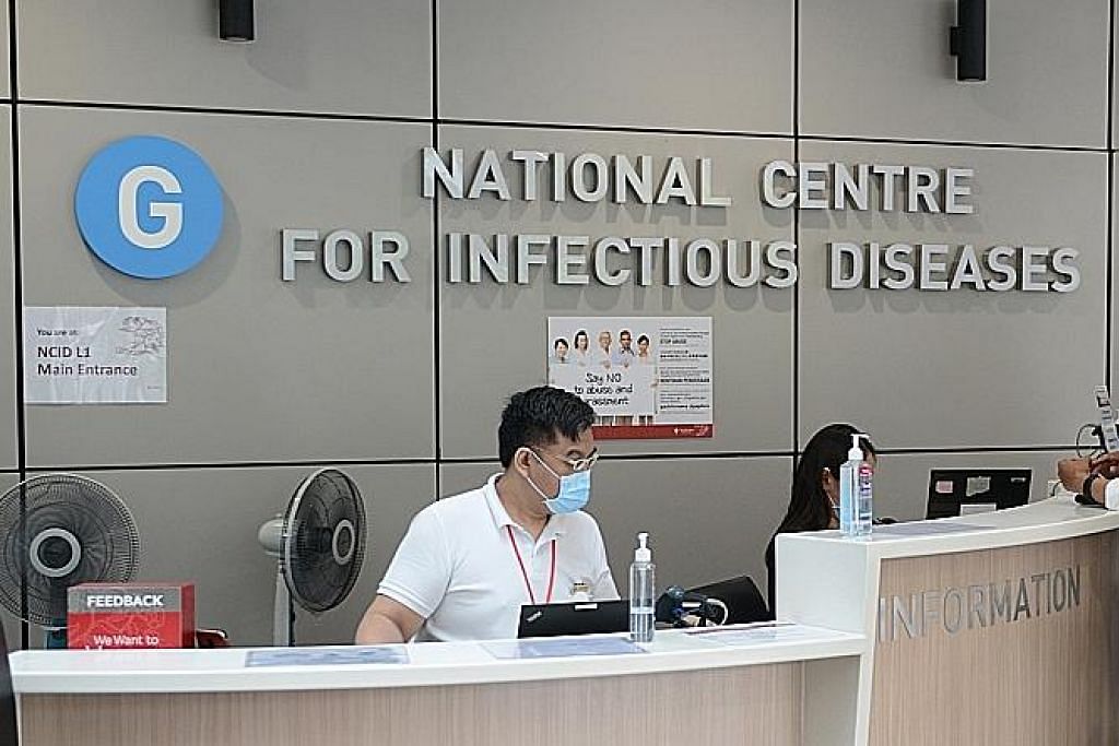 Kakitangan Pusat Nasional Bagi Penyakit Berjangkit mula diberi vaksin Covid-19