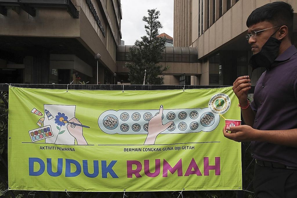 Umno lahir prihatin; Dr M dan Anwar persoal keputusan isytihar darurat
