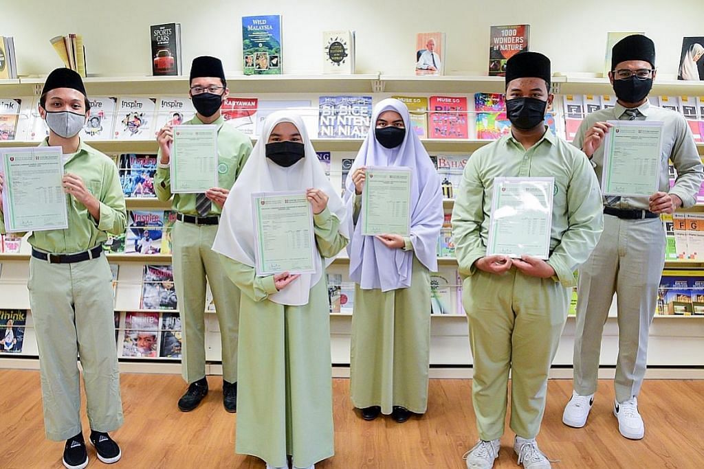 Madrasah Al-Arabiah Al-Islamiah alu-alu sokongan Pelajar Madrasah Al-Arabiah cemerlang GCE 'O'