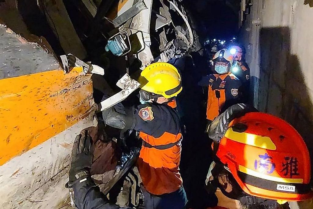 Lebih 50 maut kereta api terbabas di Taiwan