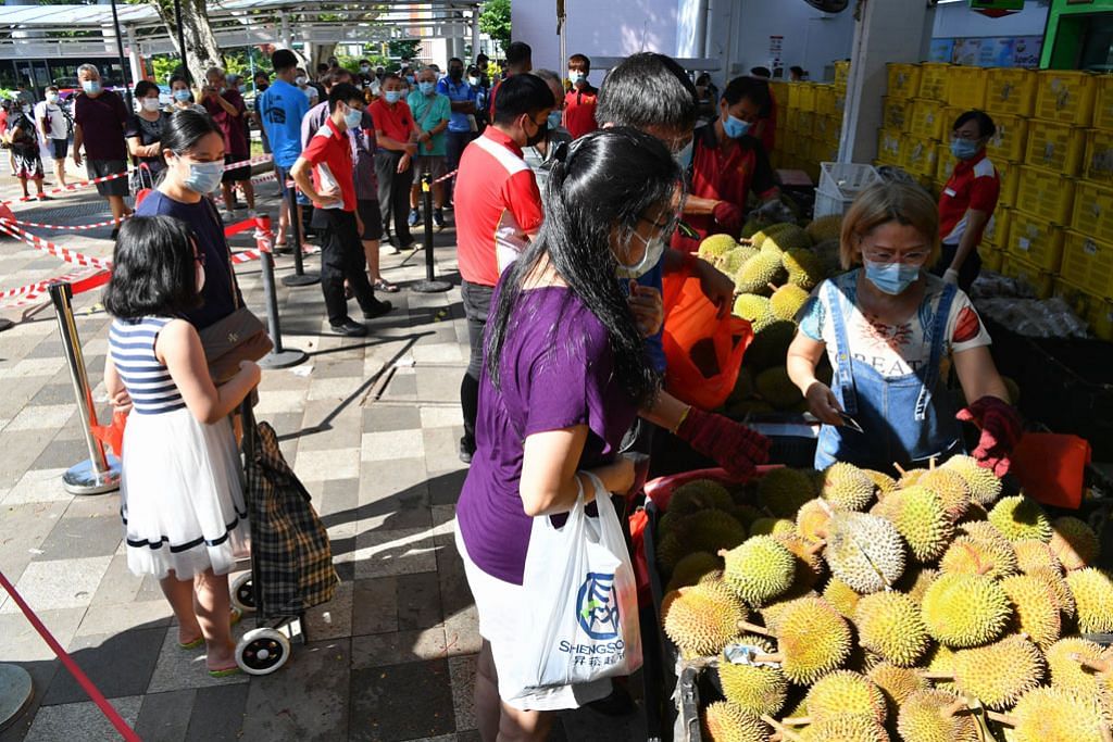 Durian semurah $2 tarik barisan panjang