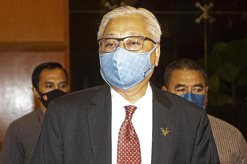 BERITA PELANTIKAN PERDANA MENTERI MALAYSIA KE-9 Ujian besar menanti PM baru Malaysia
