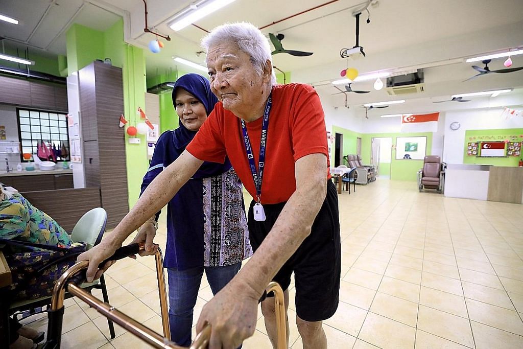 Presiden Halimah gesa warga SG papar empati, bantu mereka yang alami demensia