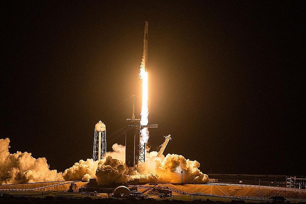 SpaceX hantar kru amatur ke orbit Bumi buat kali pertama