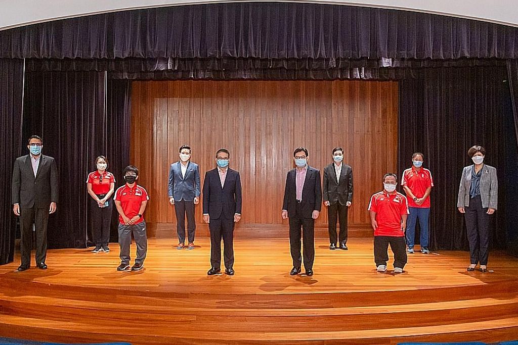 Team SG diberi penghormatan di Parlimen
