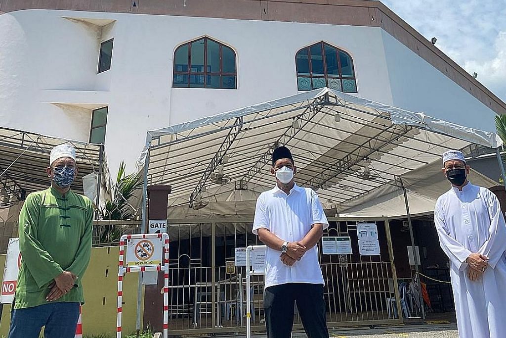 Semangat Gotong Royong Tetap Kukuh Di Masjid Alkaff Kampung Melayu Berita Rencana Beritaharian Sg