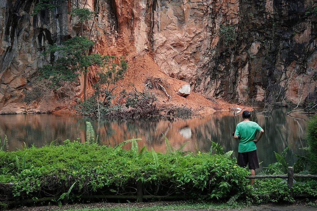 Tanah runtuh di Bukit Batok jadi keprihatinan keselamatan