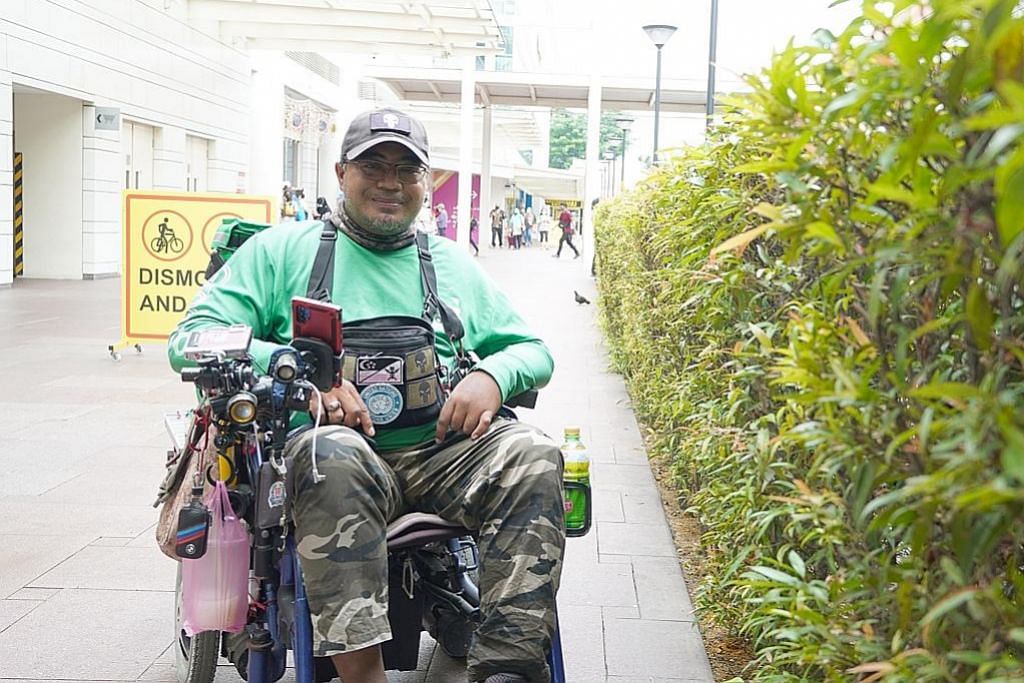 Pekerja penghantaran makanan kurang upaya harap dapat beli satu lagi kerusi roda elektrik