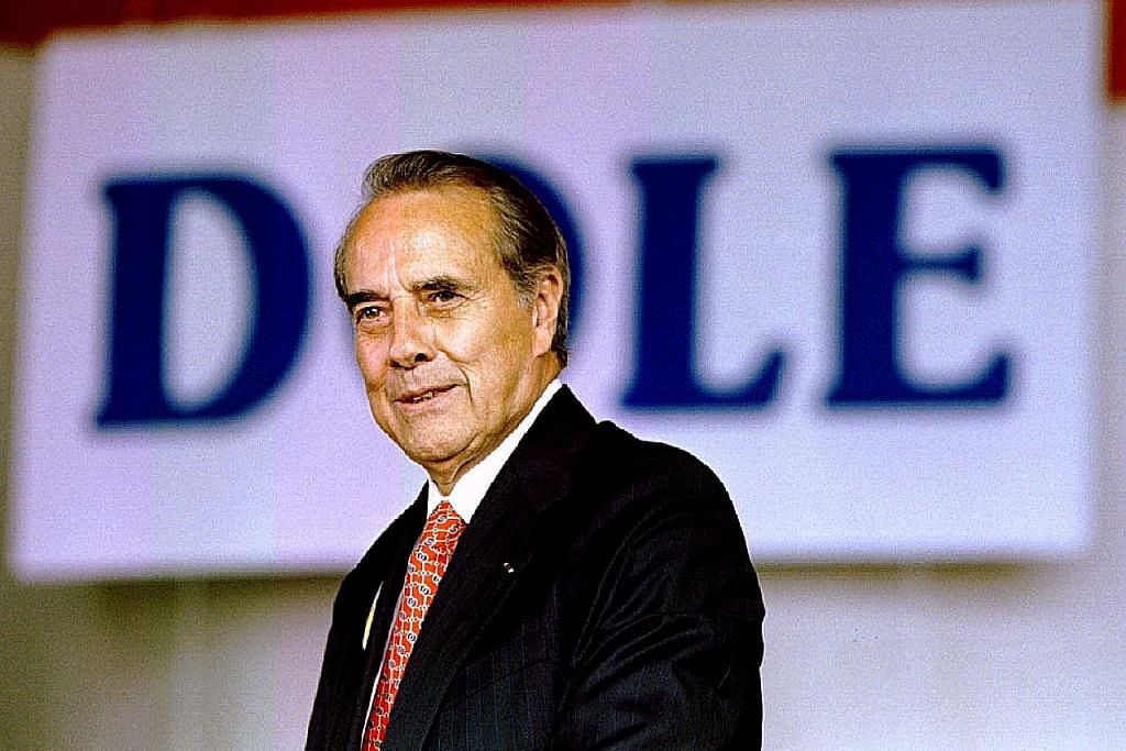 Mantan calon Presiden Republikan Bob Dole meninggal pada usia 98 tahun
