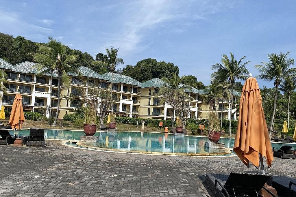 TIDAK BERMAYA: Hotel Angsana Resort & Spa, di Bintan yang sebelum ini amat popular dalam kalangan pelancong Singapura, sepi tanpa pelancong.