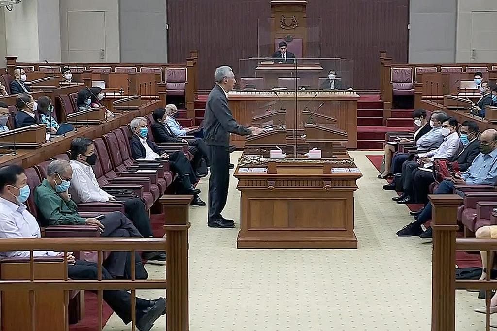 BINA DEMOKRASI: Perdana Menteri Encik Lee Hsien Loong ketika berucap di Parlimen kelmarin menegaskan matlamat demokrasi ialah mewujudkan sebuah sistem politik yang dapat memberikan khidmat yang baik kepada rakyat Singapura buat bertahun-tahun yang ak
