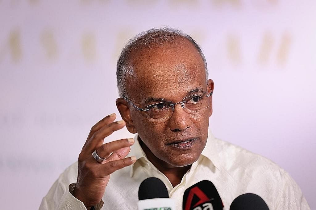 KELUARGA: Encik Shanmugam berkata beliau berharap untuk melihat lebih banyak pembentukan keluarga, kadar kesuburan Singapura yang lebih tinggi, dan ikatan kekeluargaan terus diperkukuh. - Foto fail