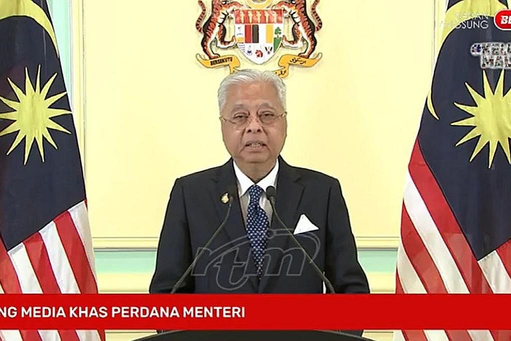 DATUK SERI ISMAIL SABRI YAAKOB: Beliau berkata kerajaan Malaysia mendengar, mengkaji dan meneliti permintaan daripada semua pihak untuk mengeluarkan caruman KWSP. - Foto FACEBOOK ISMAIL SABRI YAAKOB