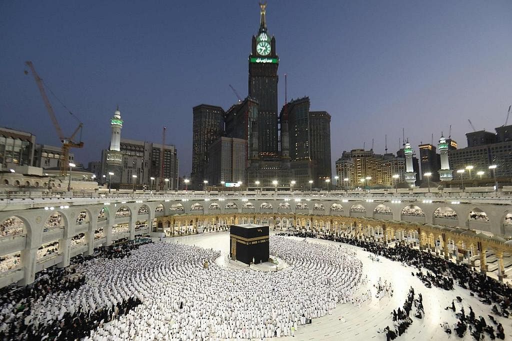 KOTA SUCI: Foto kota Makkah di atas ini dirakam beberapa hari lalu dengan umat Islam membanjirinya bermula Ramadan tahun ini. Rencana ini mengajak pembaca menghayati juga pembukaan kota Makkah dua tahun selepas perjanjian Hudaibiah - Rasulullah saw k