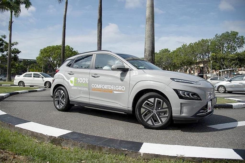 LEBIH CANGGIH: ComfortDelGro memilih Hyundai Kona Electric untuk digunakan oleh individu yang sedang belajar memandu. - Foto COMFORTDELGRO