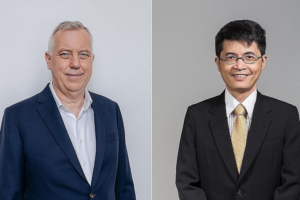 DEKAN BARU: Profesor Andrew Simester (kiri) dan Profesor Tan Kian Lee (kanan) dilantik sebagai dekan baharu bagi Fakulti Undang-undang dan Pengkomputeran di NUS. - Foto NUS