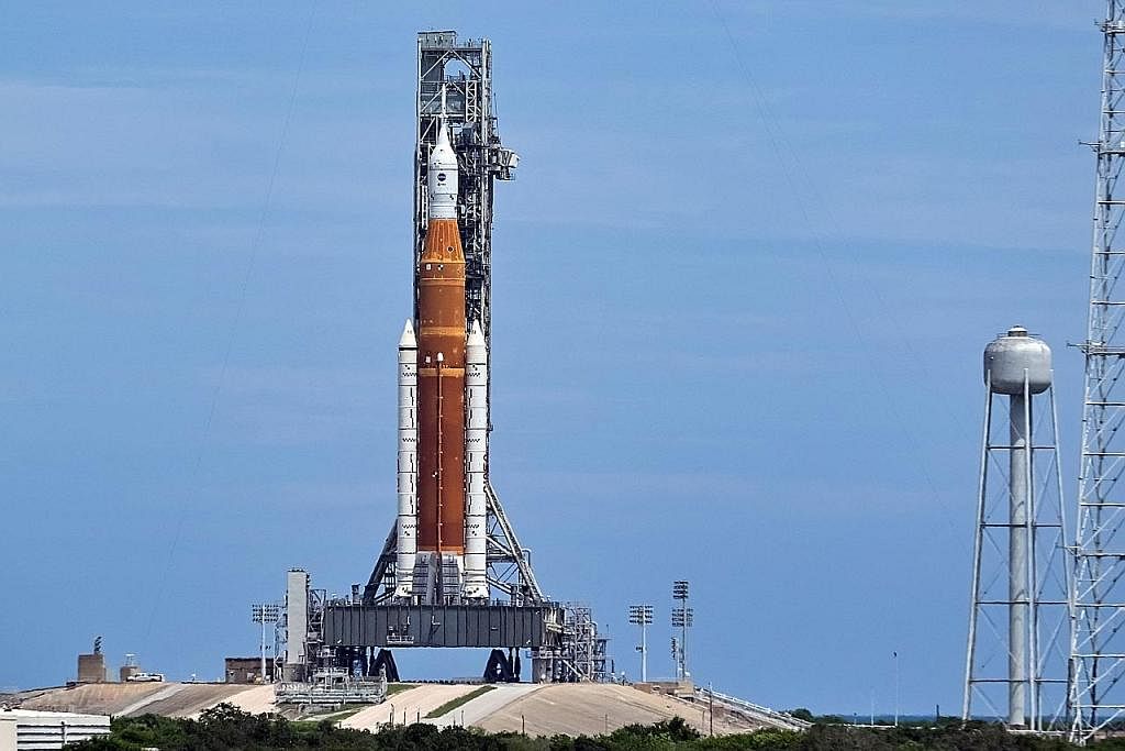 PERCUBAAN KEDUA: Roket SLS Nasa akan dilancarkan dari Pusat Angkasa Lepas Kennedy di Cape Canaveral, Florida, pada Sabtu tengah hari (kira-kira 2.17 pagi Ahad waktu Singapura).