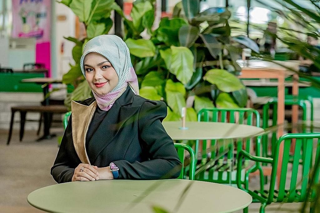 ATUR LANGKAH: Datuk Seri Siti Nurhaliza yang ditemui di Marina Cove sudah membuat beberapa perancangan awal dari segi perniagaan seandainya suatu ketika tidak lagi menyanyi dan buat masa ini lebihkan projek kemasyarakatan untuk menyumbang semula kepa