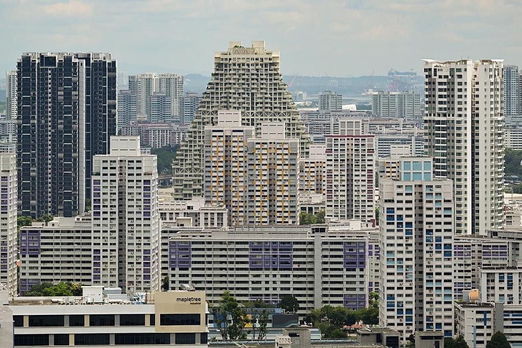 LANGKAH PENYEJUKAN: Kelmarin, Penguasa Kewangan Singapura (MAS), Kementerian Pembangunan Negara (MND) dan Lembaga Perumahan dan Pembangunan (HDB) mengumumkan bersama beberapa langkah meredakan pasaran rumah demi memastikan pembeli rumah membuat pinja