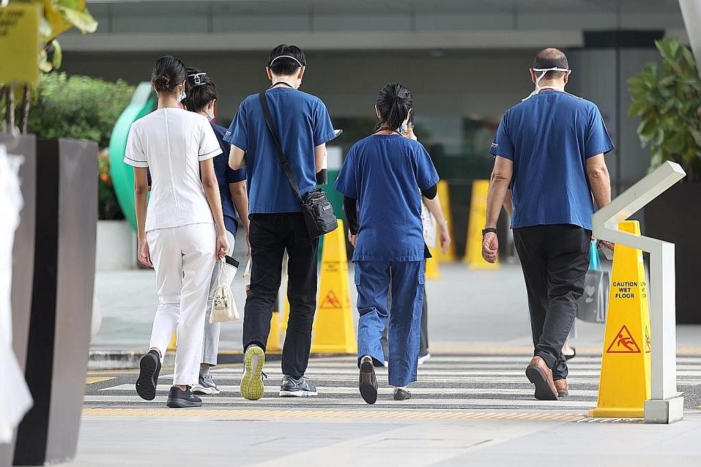 MENINGKAT: Pengambilan pelajar di sekolah-sekolah perubatan di Singapura telah meningkat sekitar 60 peratus. - Foto fail
