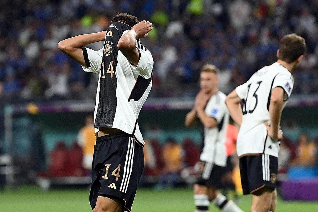 RENTAK KEMENANGAN: Sepanyol kini didorong keyakinan apabila turun menentang Jerman selepas membuka tirai Piala Dunia dengan kemenangan besar ke atas Costa Rica. - Foto AFP MESTI MENANG: Reaksi pemain Jerman menyusuli kekalahan 1-2 kepada Jepun Rabu l