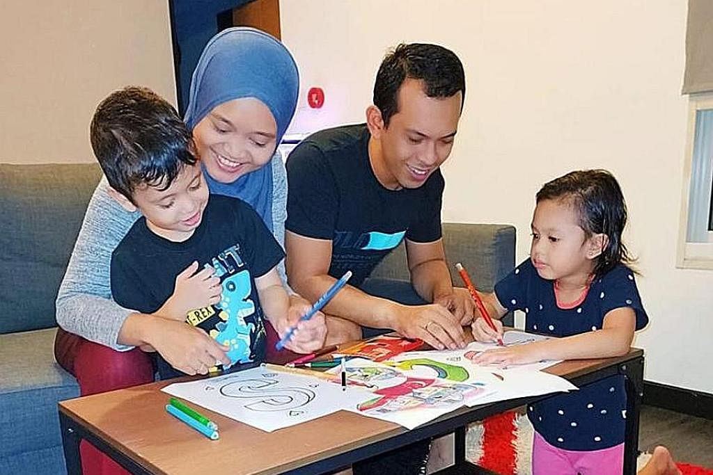 SARANAN: Cik gu Suratman menyarankan ibu bapa membahagikan penggunaan bahasa Melayu atau Inggeris di rumah dengan anak-anak; iaitu seorang gunakan bahasa Melayu sahaja, dan seorang lagi yang menggunakan bahasa Inggeris. - Foto hiasan