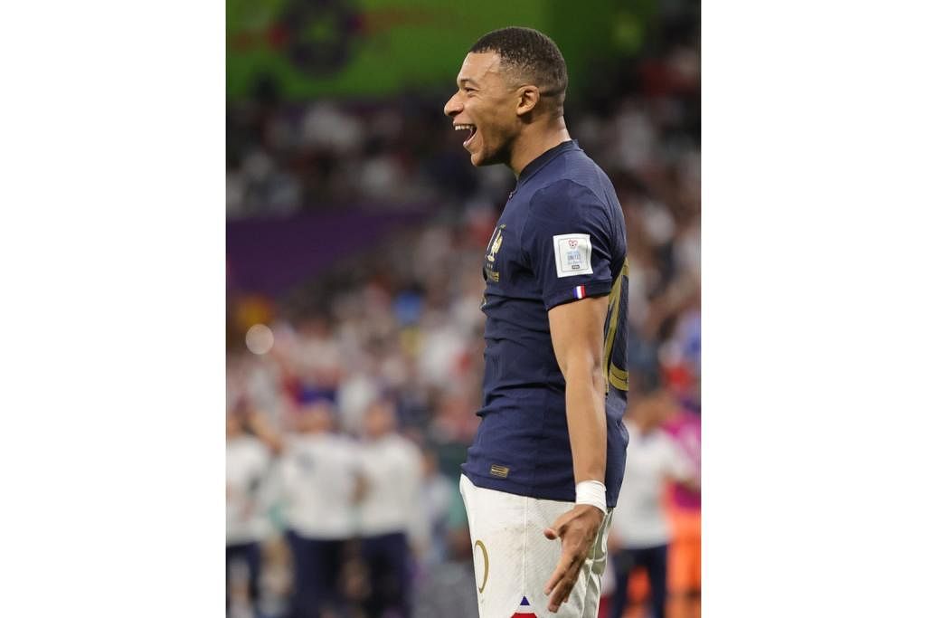 AKSI CEMERLANG: Mbappe beraksi cemerlang di Qatar dengan menjaringkan lima gol setakat ini dan melakukan dua umpanan. – Foto-foto REUTERS