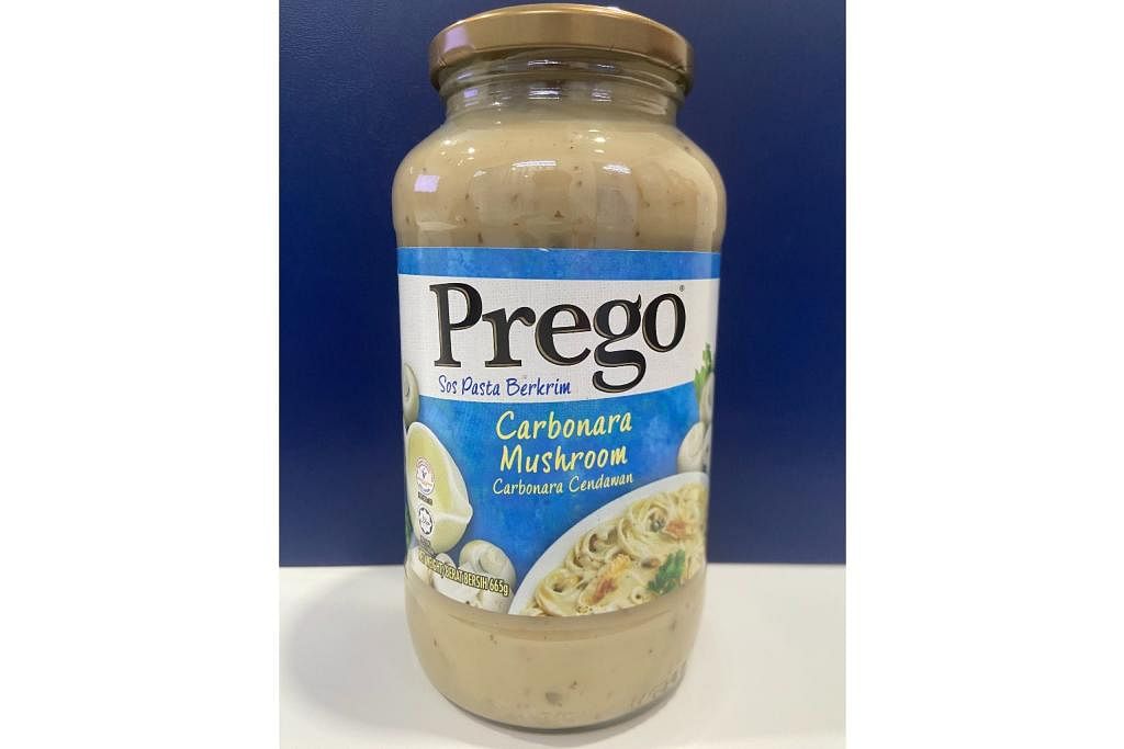 PRODUK TERJEJAS: Produk Prego yang terjejas dihasilkan pada 17 Ogos lalu antara 10.18 malam dengan 11.20 malam. Tarikh luputnya pula adalah 17 Ogos 2023. Maklumat ini boleh didapati di penutup botol. - Foto-foto SFA