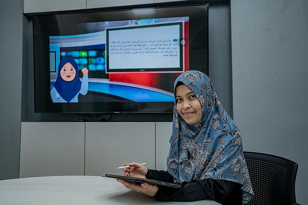 MEMANFAATKAN TEKNOLOGI: Mudirah baru Madrasah Alsagoff, Ustazah Asyunifar Abu, akan memanfaatkan teknologi seperti iPad dalam pembelajaran bahasa Arab agar lebih interaktif dan relevan. - Foto-foto BH oleh NUR DIYANA TAHA