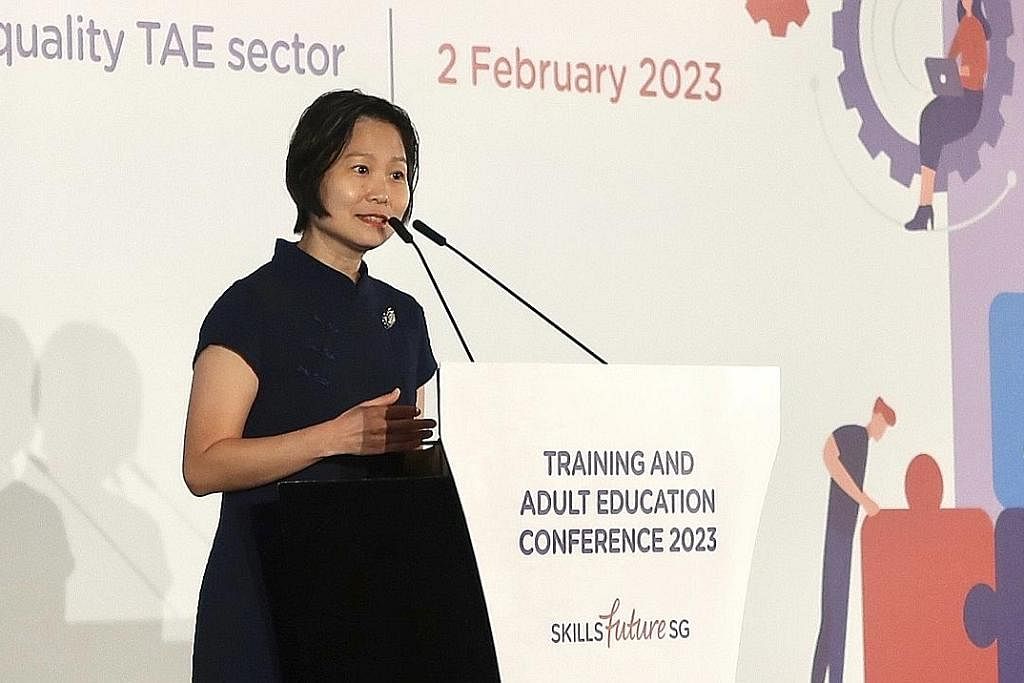 LANGKAH INOVASI: Cik Gan Siow Huang melancarkan ITM 2025 bagi industri TAE yang membentangkan strategi transformasi sektor tersebut semasa Persidangan TAE di Pusat Ekspo dan Konvensyen Sands semalam. - Foto SSG