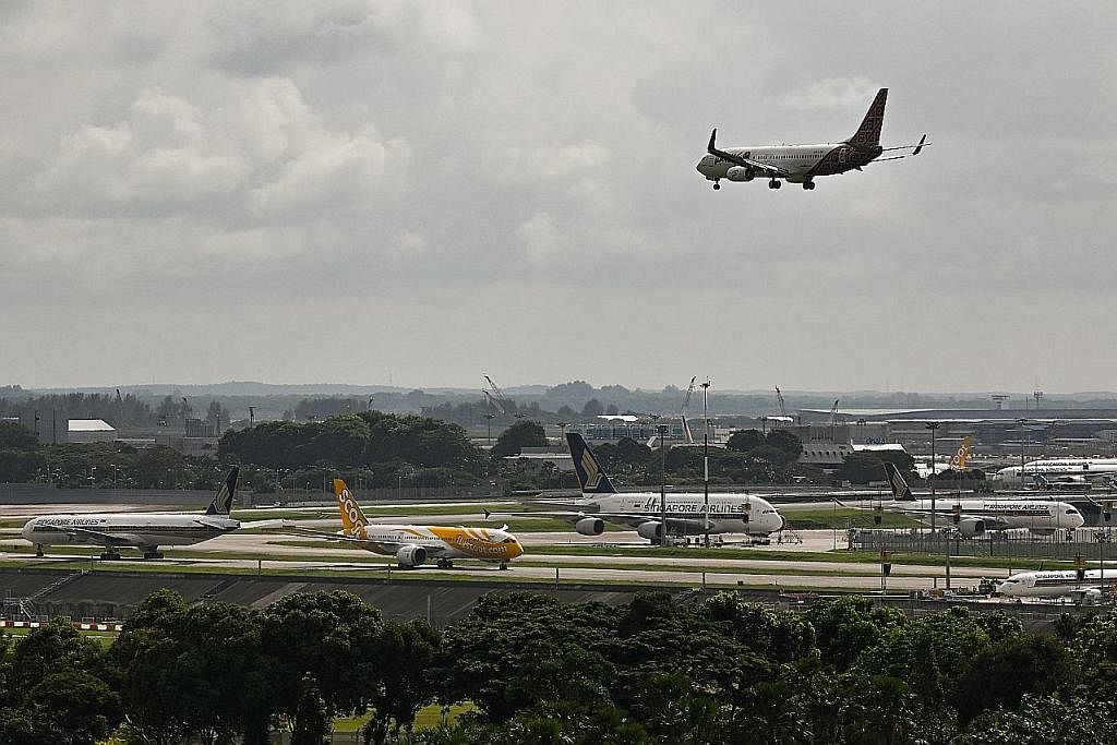 TINGKAT KESELAMATAN: Penguasa Penerbangan Awam Singapura (CAAS) akan menyediakan pembiayaan bagi menyokong penubuhan awal pusat serantau untuk mengkaji isu-isu yang berkaitan dengan keselamatan penerbangan di Asia-Pasifik. - Foto fail