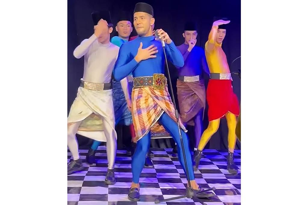 VIDEO MUZIK BARU: Aliff Shukri (depan) berdansa dan bernyanyi dengan sekumpulan lelaki yang berpakaian baju ketat, samping dan mengenakan songkok. - Foto ALIFF SHUKRI/INSTAGRAM