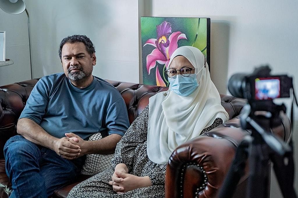LEBARAN PENUH BERMAKNA: Cik Rosmawati Moenir cekal dalam usahanya untuk menikmati kehidupan lebih baik bersama suami, Encik Mohamad Tahar Juma'at, menerusi pendermaan ginjal yang dilakukannya. Operasi itu dijalankan di Hospital Besar Singapura pada 1