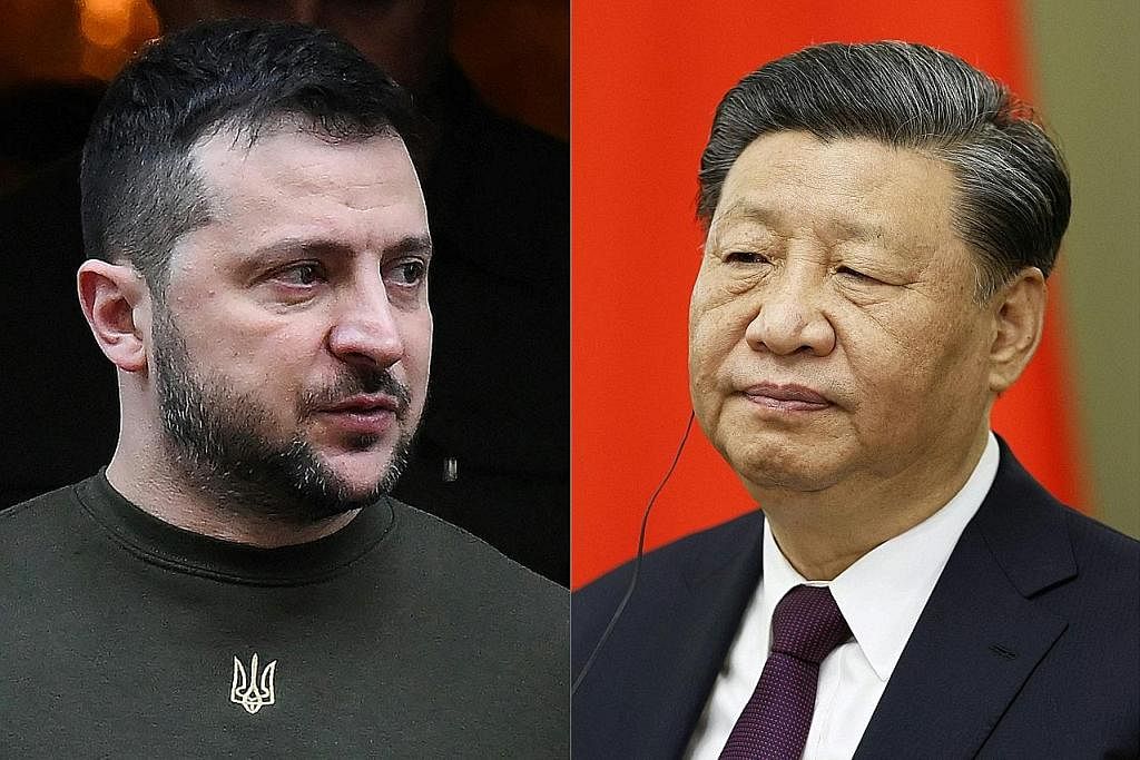 HUBUNGI MELALUI TELEFON: Presiden China, Xi Jinping (kanan) buat panggilan telefon pertama kepada rakan sejawatannya dari Ukraine, Volodymyr Zelensky, sejak Russia melancarkan perang ke atas Ukraine tahun lalu. - Foto AFP