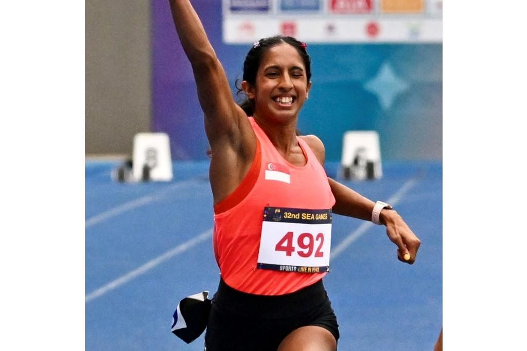WAJAH KEPUASAN: Shanti Pereira tidak dapat menyembunyikan kegembiraannya sebaik melintasi garisan penamat perlumbaan 100 meter pada Jumaat. - Foto ST